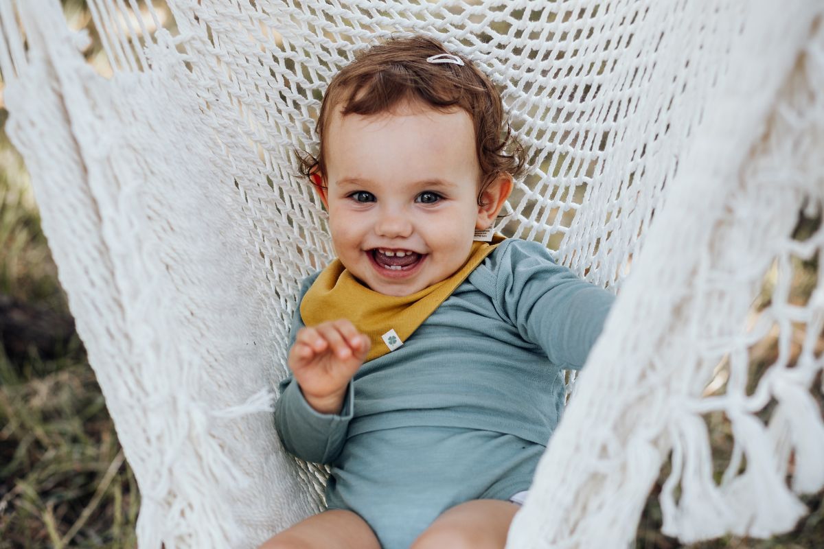 Warum wir Grünes Glück gegründet haben – und wie unser zweiteiliger Babybody Eltern das Leben erleichtert